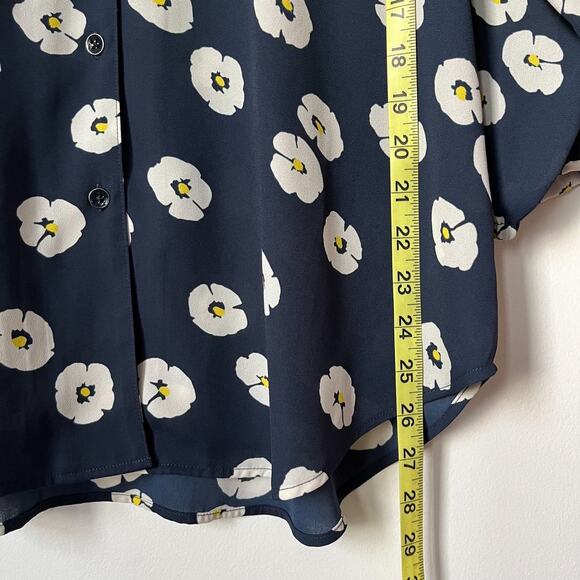 Cabi Go To Button Up Floral Blouse Navy Blue Womens XS #5705 Office Spring - Picture 8 of 10